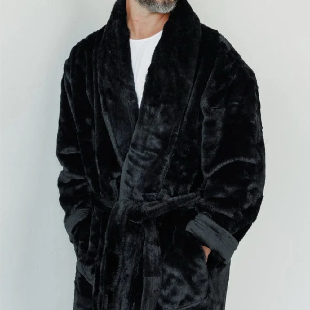 Minky Couture Men’s Luxurious Black Robe-M/L-new in box